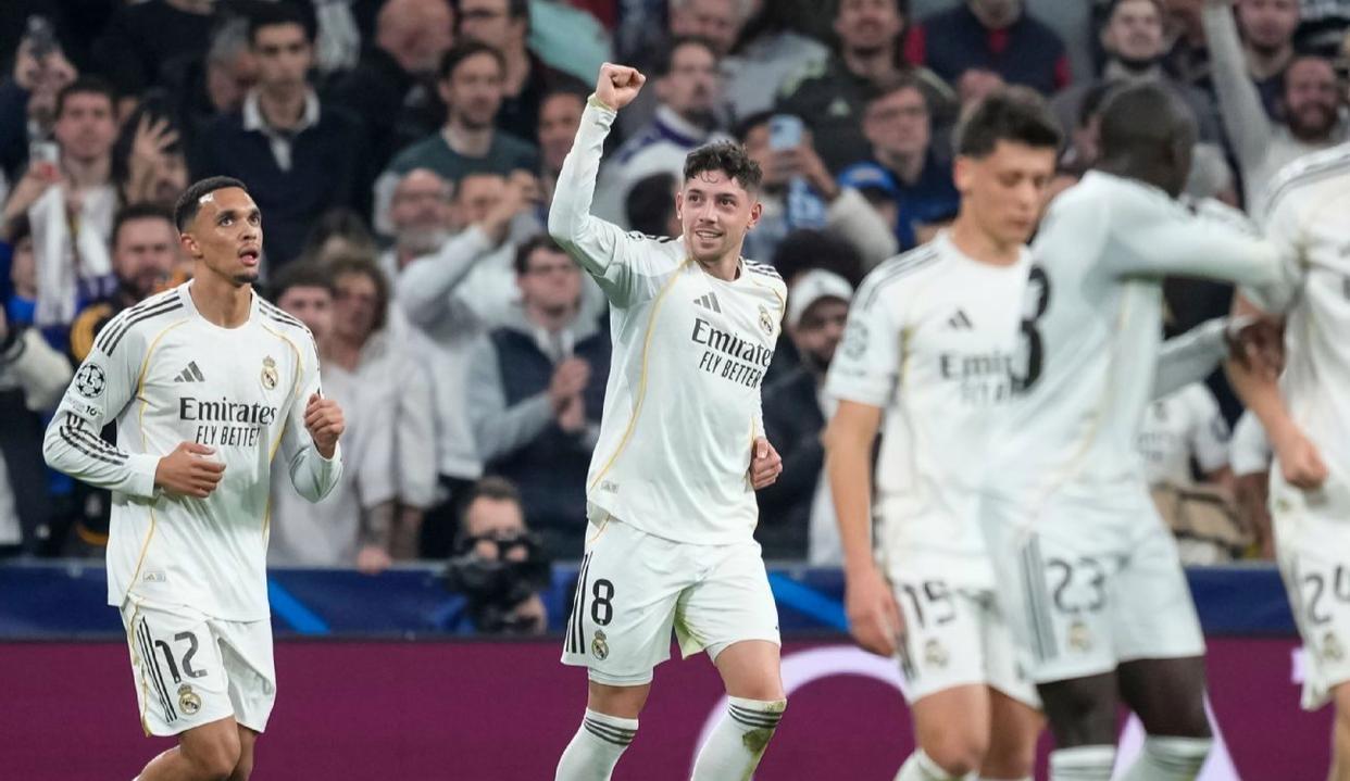 乐鱼leyu-欧冠惨案！巴尔韦德戴帽，皇马吊打曼城，一只脚踏进八强